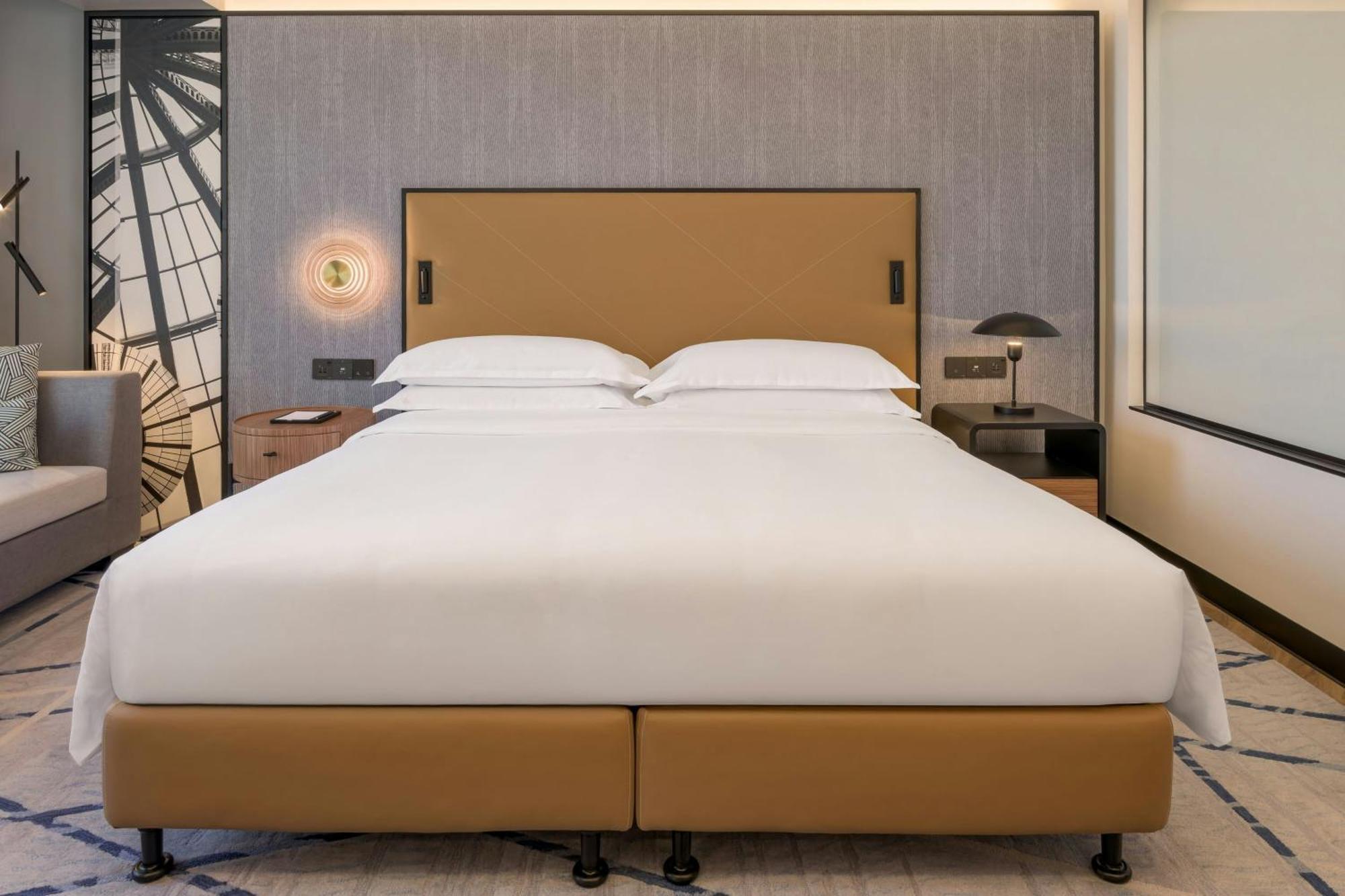Deluxe King Room City view,1758357035:JPEG